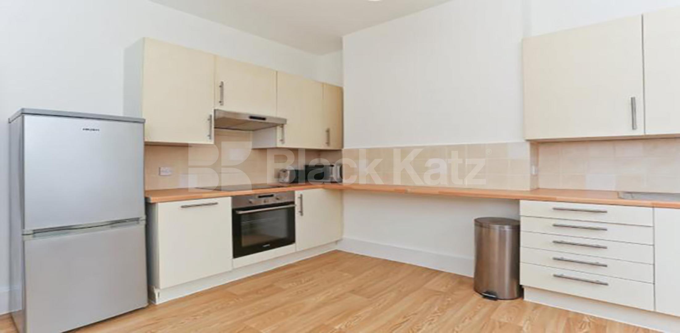 			SPACIOUS 1 BED APARTMENT, 1 Bedroom, 1 bath, 1 reception Apartment			 Whitehall Park , ARCHWAY N19